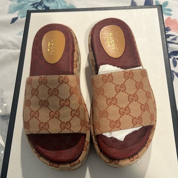 Authentic Gucci women sandals - Picture 1 of 12
